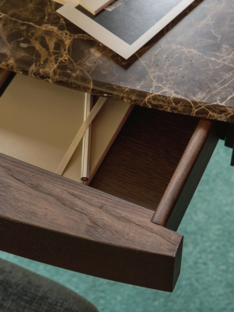 Maskara Makyaj Masası